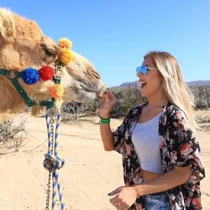 Meet your Posher, Makaela